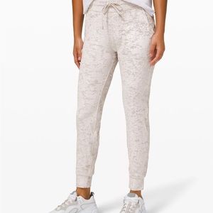 Lululemon Ready To Crush Jogger Chrome Size 4